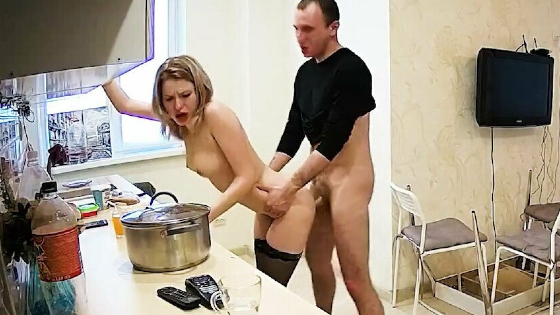 Voyeur-House.tv Horny couple sex in the kitchen